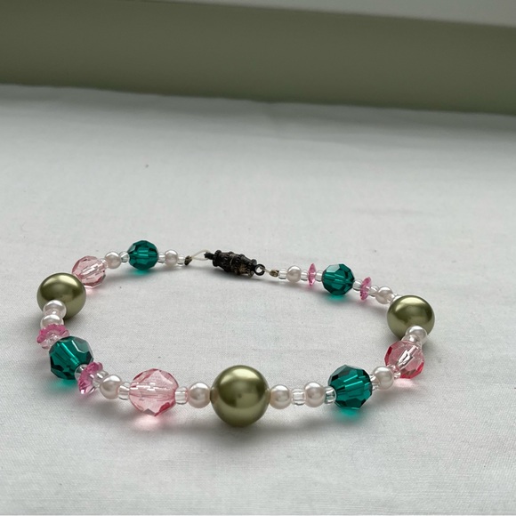MULTI COLOURED FAUX RHINESTONE AND PEARL BRACELET - Picture 1 of 5